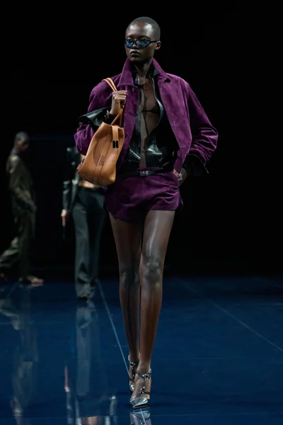 Look 14